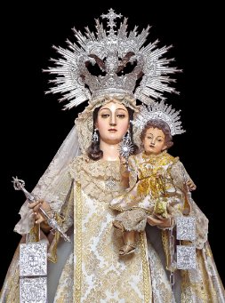 Imagen de Nuestra Señora de las Mercedes con corona y el Niño